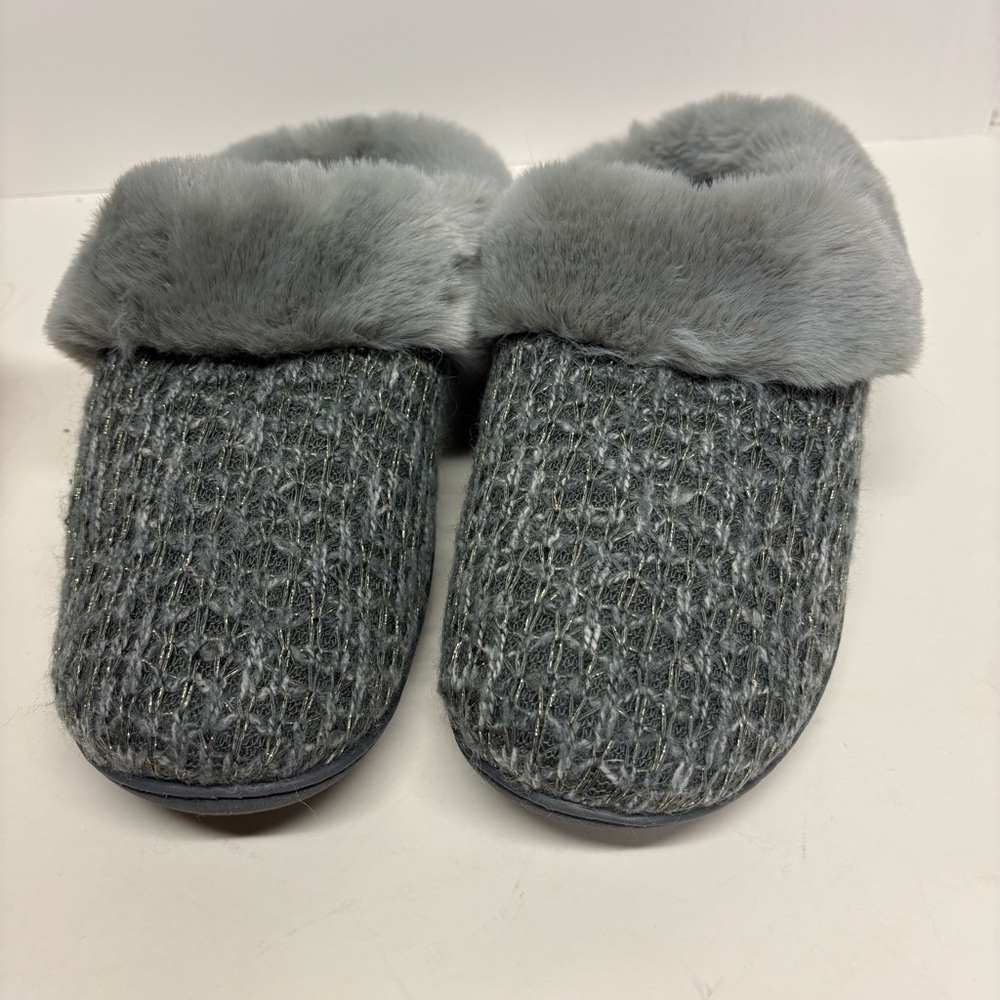 Isotoner Womens Cozy Gray Faux Fur Slippers Memory Foam size XL (9.5-10) New